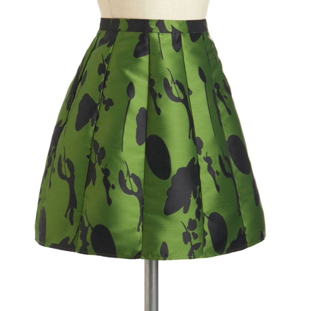 EUC Modcloth Ark & Co Ver-dance Partner Skirt, Green & Black Floral in Medium - Picture 2 of 16